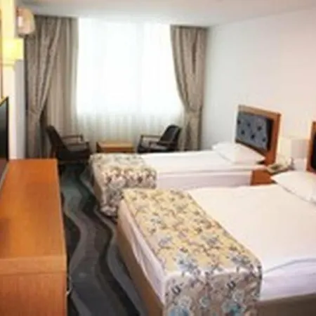 Hotel Regna 3*